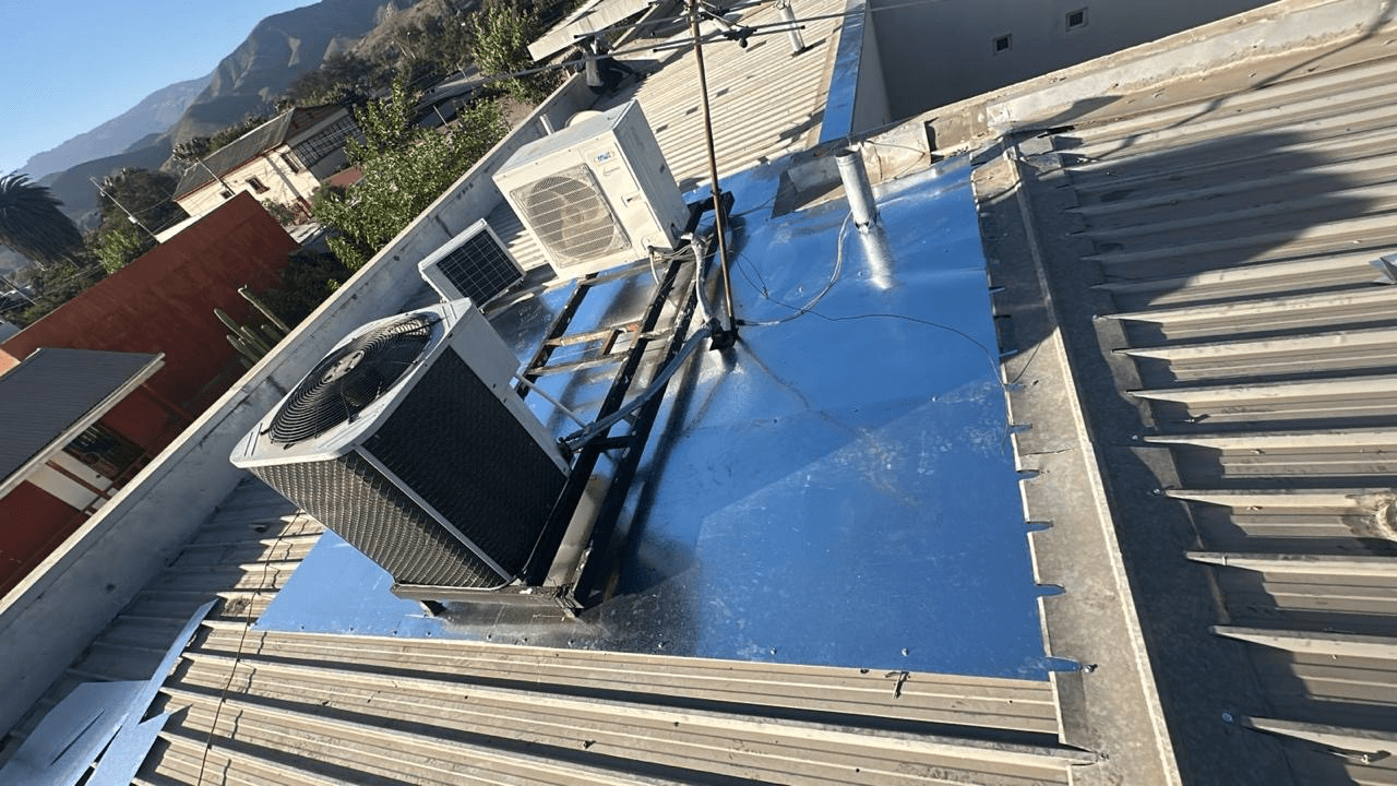 Mantención e Impermeabilización de Cubierta Zinc PV4 - fotografía 1