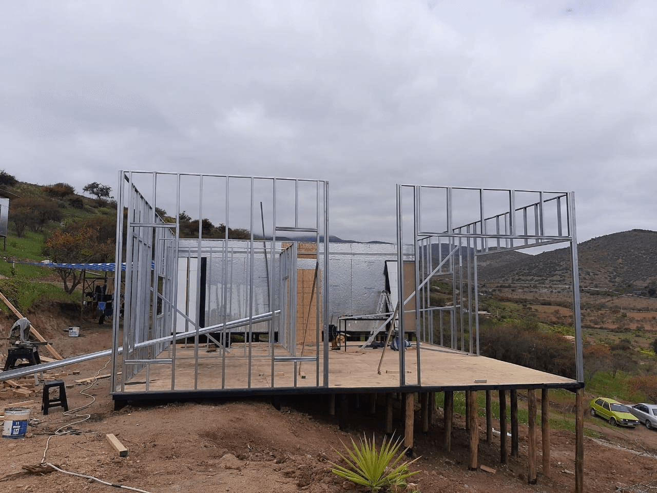 Construcción de Casa Mediterránea en Palafito - fotografía 4